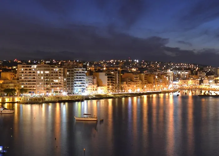 Stylish 2Br Apartment In Central St Julians
